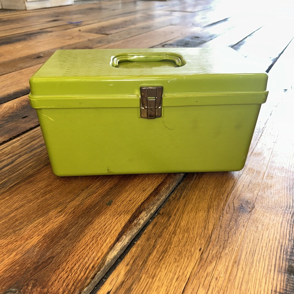 Vintage 70s Wilson Wil-hold Sewing Box Avocado Green W/ Button & Accessory Tray
